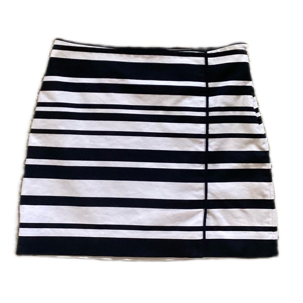 Women’s White House Black Market Fully Lined Pencil Mini Skirt.